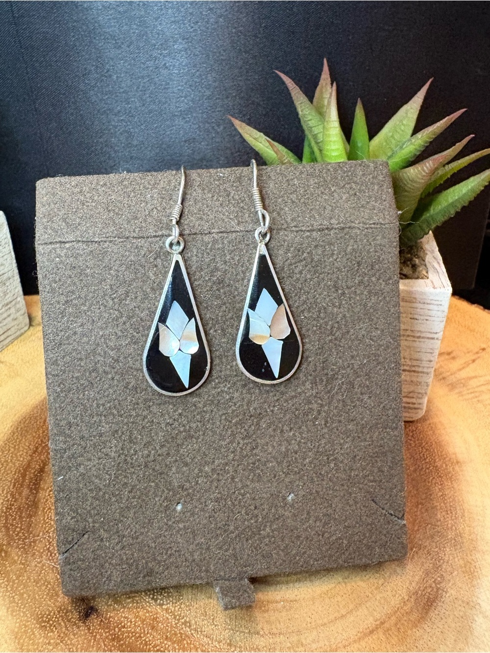 Vintage Black Teardrop Earrings with Silver and White Flower Inlay